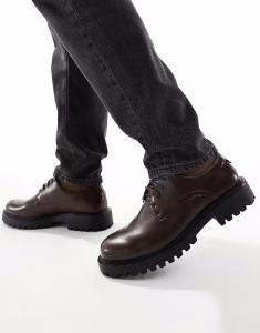 Дерби на толстой подошве со шнуровкой Calvin коричневого цвета Seqwl