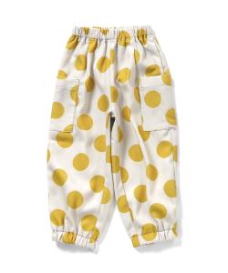 Эксклюзивные свободные брюки со складками, доступные только в интернете.