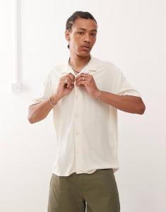 Рубашка свободного кроя Revere с короткими рукавами из вискозы цвета кремовый Reclaimed Vintage