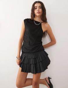 Асимметричный атласный топ с открытой спиной черного цвета Weekday