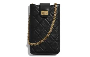 CHANEL Чехол для телефона из телячьей кожи женский Black