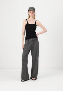 Топ SINGLET 2 PACK Weekday, черный