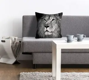 Декоративная подушка Queence "Мишель", со львом, чехол без наполнения, 1 шт 40х40 см, черный/белый