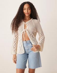 Вязаный крючком кардиган с завязками спереди ASOS DESIGN цвета экрю
