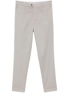 Brunello Cucinelli зауженные брюки со складками, серый