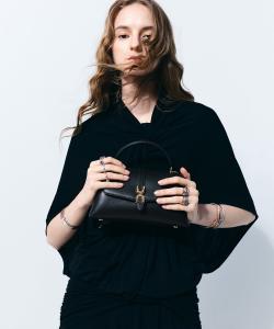 Сумка Adalyn с металлической пряжкой и цепочкой на верхней ручке Charles & Keith, цвет Black