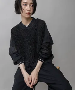 Вязаный пуловер из тафты с короткими рукавами.