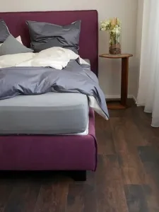 Простыня на резинке DeLuxe, цвет бордовый, размер 120-130x200-220 см Kirsten Balk