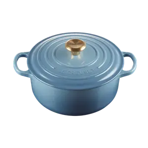Чугунная круглая кокотница Le Creuset, светло-голубой