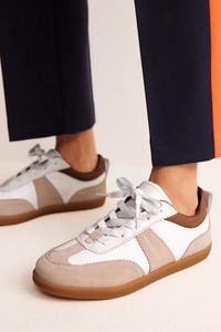 Спортивная теннисная обувь Erin в стиле ретро Boden, белый