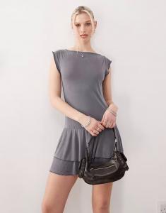 Motel - Lalana - Обтягивающее мини-платье серого цвета с оборками