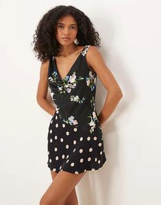 Мини-платье ASOS DESIGN с воротником-хомутиком, асимметричной талией, с принтом в горошек и цветочным принтом