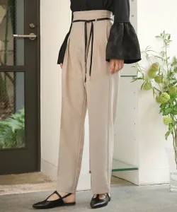 Брюки с высокой талией и поясом