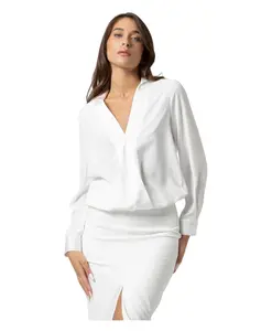 Классическая блузка с V-образным вырезом и длинными рукавами. Kocca, белый