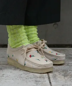 CLARKS Wallabee Taupe Emb Women's