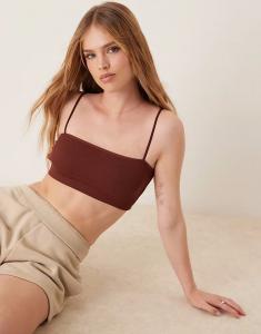 ASOS DESIGN укороченный топ с перекрестной отделкой сзади шоколадного цвета