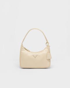 Мини-сумка Prada Re-Edition 2000 из переработанного нейлона, бежевый