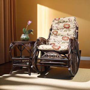 Плетеное кресло-качалка из натурального индонезийского ротанга с выдвижной подножкой и массажером