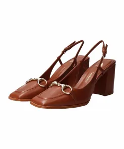 Туфли-лодочки с ремешком на спине и пряжкой в виде конской уздечки