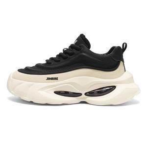 King Jinmai Амортизирующие противоскользящие и износостойкие утолщенные низкие кроссовки для мужчин с эффектом увеличения роста - черные, цвет Black