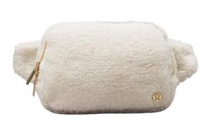 Lululemon Полиэстеровый слинг-барсетка большого размера женская альбумин камень и золото, White Opal & Gold