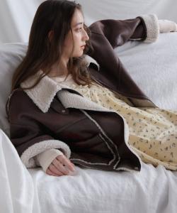 Мутоновый блузон из искусственной замши и боа