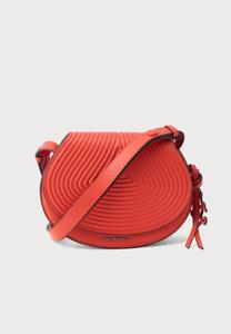 Сумка KARL LAGERFELD WELLEN SADDLE BAG, Grapefruit/Coral