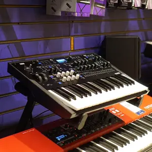 Цифровой вейвсеквенсорный синтезатор Korg Wavestate с 37 клавишами