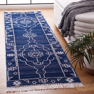 Ковер-дорожка SAFAVIEH, 69 x 275 см, Kilim Collection - Navy & Ivory, плоское плетение, деревенский бохо-трайбл дизайн, не линяет и прост в уходе, идеален для помещений с высокой проходимостью в гостиной, спальне (KLM763N)