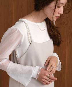 Платье-комбинация с жемчужными плечами