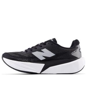 Кроссовки (WMNS) New Balance FuelCell Rebel v5 'Black White Silver'