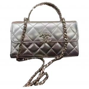 CHANEL Кожаная сумка через плечо Сумка кроссбоди Женская сумка серебристого цвета