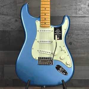 Fender American Professional Classic Stratocaster с кленовой накладкой грифа - Faded Lake Placid Blue с пафосным чехлом