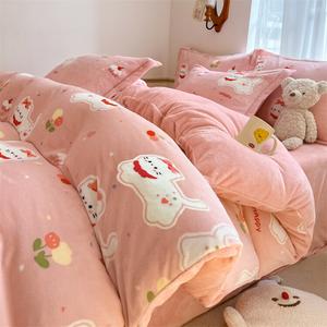 Yalu Комплект постельного белья, 1,8 м, простыня, пододеяльник 200x230 см, наволочки 48x74 см, 2 шт, молочный флис, утепленный, цвет: сладкий котенок