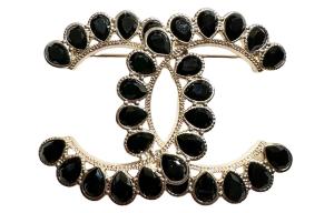 CHANEL Брошь женская черная