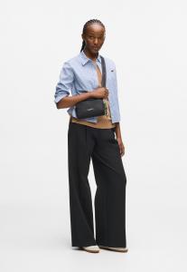 Сумка кросс-боди KARL LAGERFELD IKON NYLON SLIM CAMERA BAG, Black