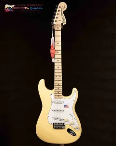 Fender Yngwie Malmsteen Stratocaster - Ладовая поверхность из клена с выемками - Винтажный белый