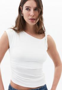 Футболка с принтом MIT FIGURBETONTE FORM OXXO, белый