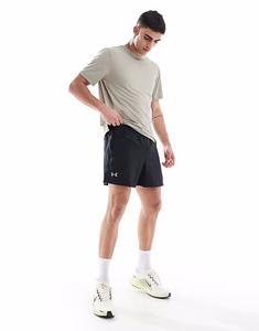 Under Armour запускает 5-дюймовые шорты черного цвета