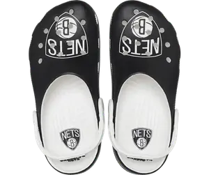 Классические сабо NBA Brooklyn Nets Crocs женские, цвет White / Black
