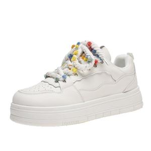 TAFN Низкие женские кроссовки белого цвета