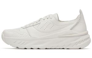 Clarks Износостойкие повседневные низкие туфли женские белого цвета