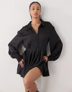 Платье-рубашка Monki из жатого атласа с длинными рукавами и струящейся юбкой черного цвета