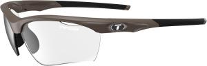 Солнцезащитные очки Tifosi Vero Sport унисекс — идеально подходят для бейсбола, крикета, велоспорта, гольфа, пеших прогулок, бега, тенниса и пиклбола, Iron (Clear Lens)