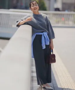 Красивые брюки из саржи для создания фигуристой фигуры Suite L, цвет Charcoal Gray [004]