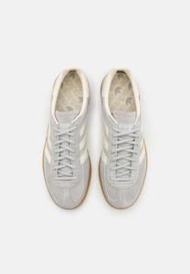 Полукеды Handball Spezial Unisex adidas Originals, серые двойки/кремово-белые/обувь белая