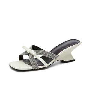 Xingdiman Женские слайдеры экрю, цвет Ecru