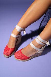 Львиные сетчатые кожаные мюли на клине Forever & Always Shoes, красный