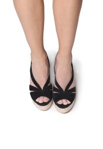 Босоножки на танкетке Toni Pons, черный