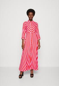 Длинное платье YAS